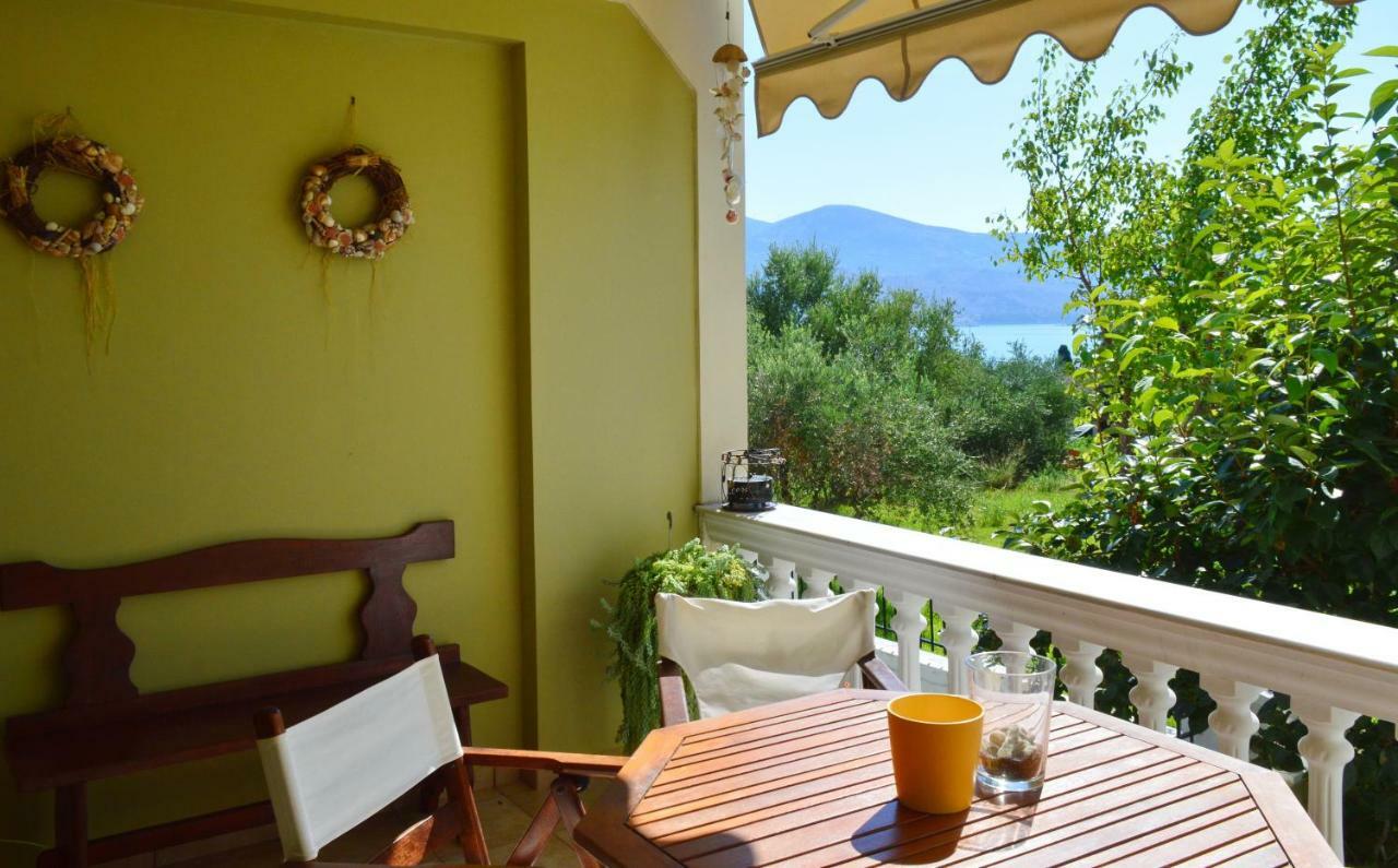 Araucaria Home Lixouri Luaran gambar